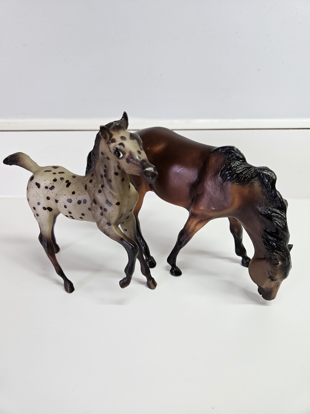VINTAGE Breyer Colorful Gift Set Rojo Dun & Andalusian Foal Leopard 683 2006